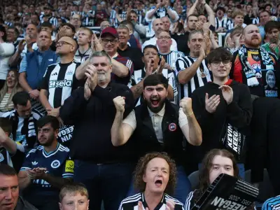 Newcastle fans honour Kevin Keegan in Liverpool tribute at St James' Park