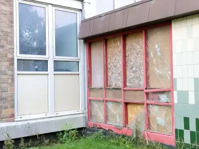 Newcastle tower block resident slams filthy conditions and smashed windows