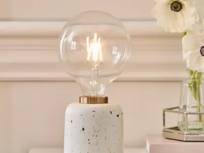 Next Rechargeable Table Lamp Wins Fans With Wireless Design