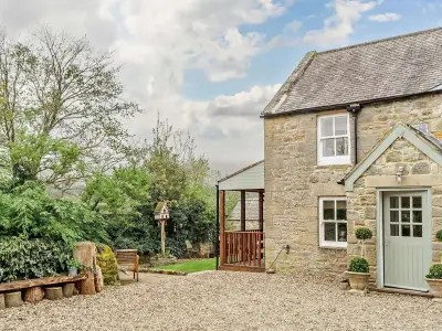 Peaceful Northumberland cottage in pint-sized Harbottle village
