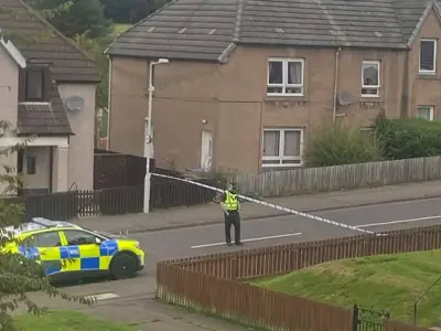 Police swarm Dunfermline street after major incident