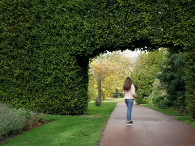 Private estate near Edinburgh seeks couple for £80k roles
