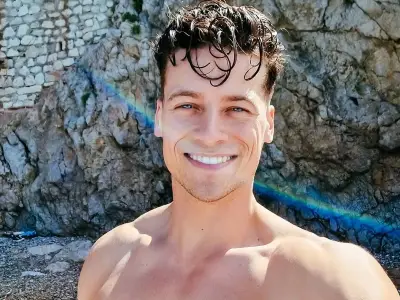 Reality TV star dies at 37 in car crash during advert filming