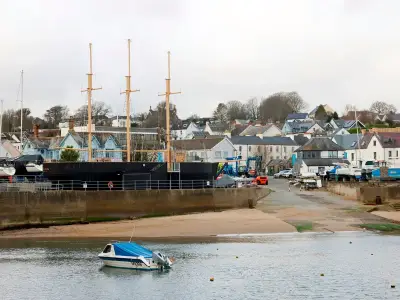 Saundersfoot residents angry over motorhome parking