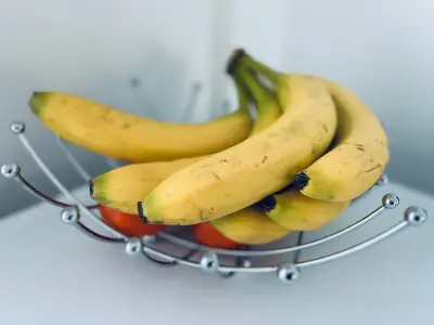 Simple tin foil trick keeps bananas fresher for longer