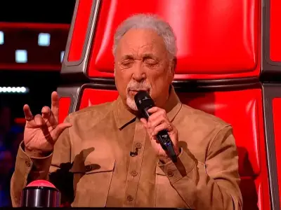 Sir Tom Jones' The Voice rendition leaves viewers in tears