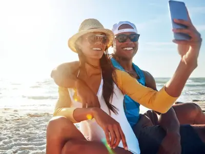 Skin cancer survivor's SPF with golden tint earns 1,400+ glowing reviews