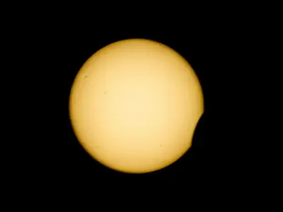 Solar Eclipse Live: UK's First Near-Total Eclipse Since 1999 Begins