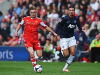 Southampton 'pulled Man Utd's pants down' in Luke Shaw deal
