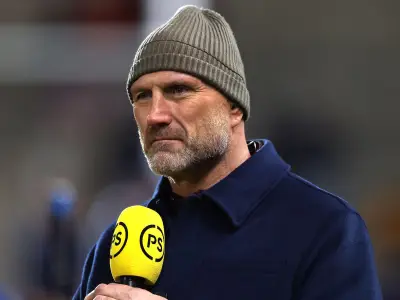 Springboks ref change and Dallaglio bankruptcy extended