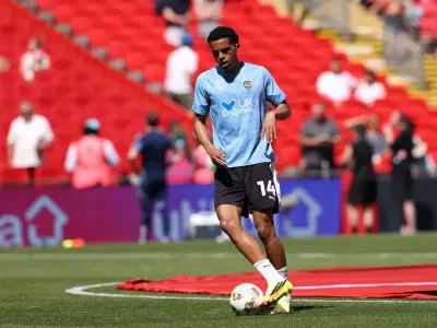Swansea City close in on Huddersfield midfielder Tom Iorpenda