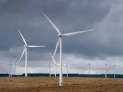 Swinney 'irresponsible' in Chinese wind turbine factory row