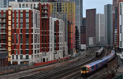 SWR cracks down on short faring at London stations