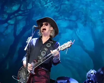 The Waterboys review – anthemic Celtic rock triumph at Glasgow's Hydro