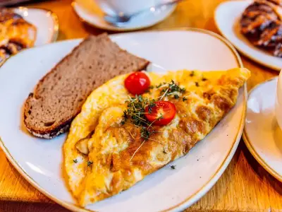 Top chef's simple recipe for soft and fluffy omelettes