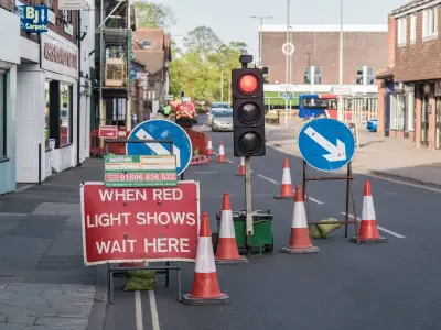 Traffic Lights Stuck on Red: Legal Expert Explains Driving Rules