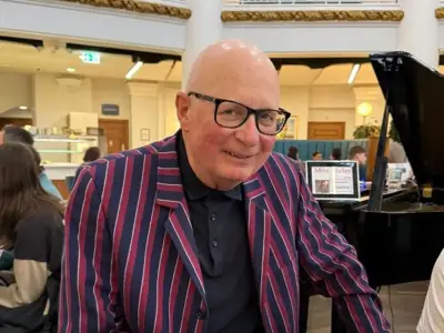 Tributes pour in for Trenchers pianist Mike Waller after death