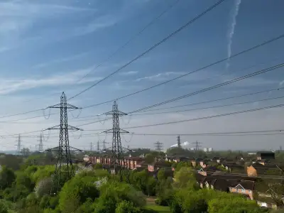 UK households near new pylons to get £2,500 bill discount