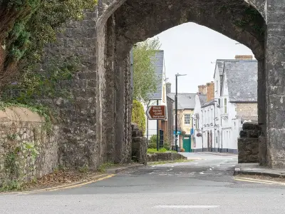 Underrated Welsh town 'rivals Cotswolds' with fewer crowds