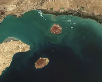 US Strikes Iranian Launchers on Larak Island Amid Hormuz Tensions