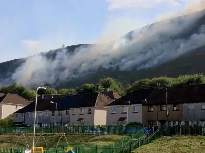 Wildfire on Maerdy Mountain: firefighters battle blaze above homes