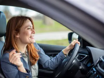 Wireless CarPlay Adapter Lets Drivers Ditch Messy Cables