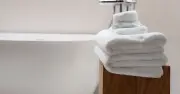30p White Vinegar Trick to Make Crunchy Towels Soft Again