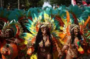 330 banned from Notting Hill Carnival in police operation