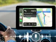 £38 Gadget Adds Apple CarPlay and Android Auto to Old Cars