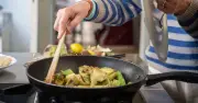 £40 Tefal pan that 'cooks without oil' drops below £25 in flash sale