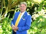 Alan Titchmarsh names plant he 'hates' and threatens with 'axe'