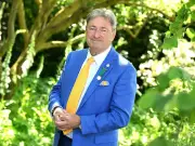 Alan Titchmarsh's top 7 fragrant plants to 'never be without'