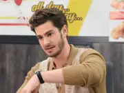 Andrew Garfield starts band, plans festival gigs next summer