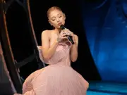 Ariana Grande fans concerned after singer limps at London O2 show