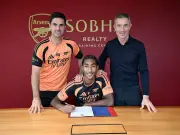 Arsenal hand teen defender Marli Salmon first professional contract
