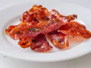 Bacon Will Be Perfectly Crisp If You Add 1 Unexpected Ingredient to Pan