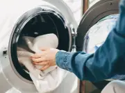 Baking soda beats vinegar for restoring hard towels