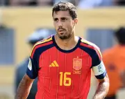 Barcelona improve Rodri bid as City target Fernández