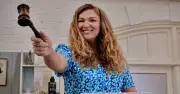 Bargain Hunt star leaves guest in tears over £12,000 print sale
