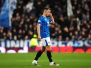 Barry Ferguson offers support to Rangers captain Lawrence Shankland