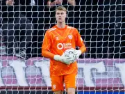 Beau Reus: Hearts Euro dream after AZ bench duty