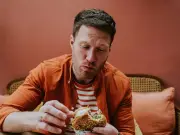 Best time to eat dinner for better health, experts reveal