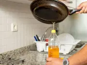 Binman: Used cooking oil belongs in general waste, not food bin
