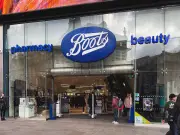 Boots Shoppers Save £101 on Estee Lauder Summer Gift Set
