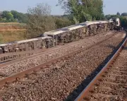 Britain's Railways Struggle in Heat After Fixed Derailments