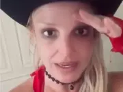 Britney Spears warns fans about Botox after 'droopy eye'