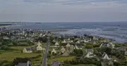 Brittany locals turn on Parisian tourists with anti-Paris graffiti