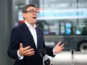 Burnham unembarrassed by White House imposter contact