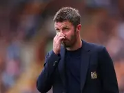 Carrick's tactics backfire as Man Utd lose 2-0 to Hull