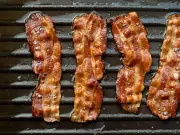 Chef reveals best bacon cooking method: grill beats frying pan